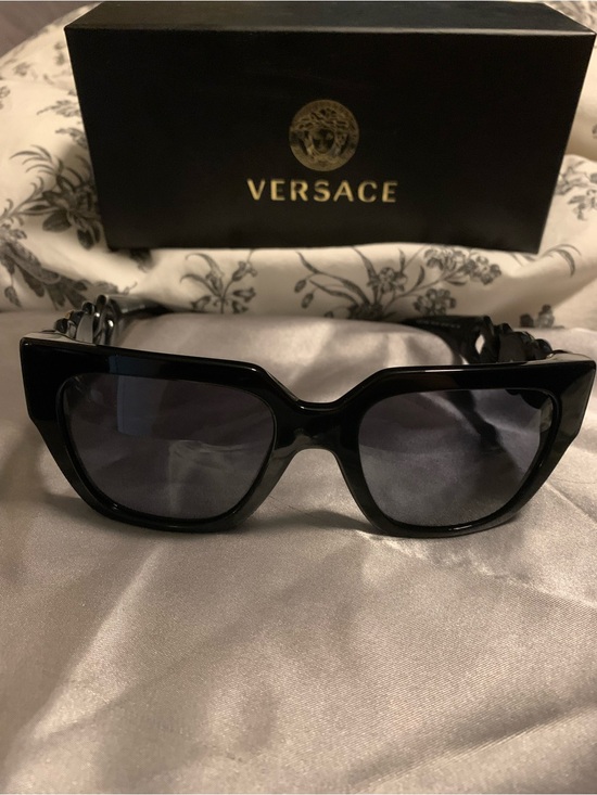 Versace Accessories - Versace Black Cat-Eye Sunglasses with Gradient Lenses